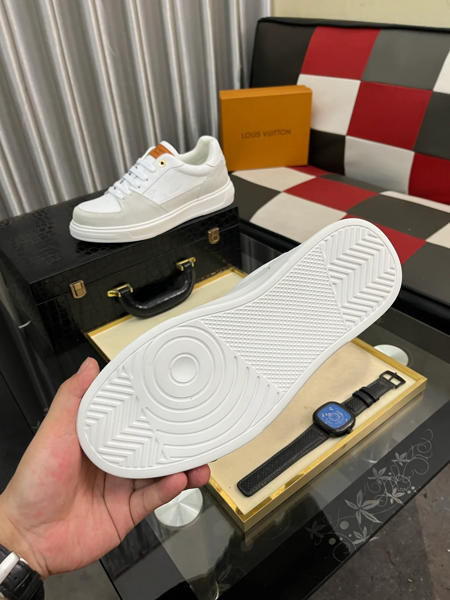 Men's Men's Shoes 💰420⌚️⌚️LV Louis Vuitton. The latest trendy casual shoes are popular in physical stores in sizes 38-44. New spring and summer comfortable imported custom original cowhide, unique jacquard fabric element design. Paired with sheepskin lining, Lv original bottom, [taiyang][taiyang] high-end packaging and high quality💪Details determine the quality, you can enter and leave the counter at will, welcome to compare🇮🇹